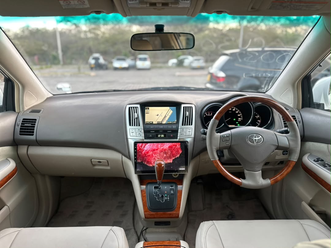 TOYOTA HARRIER thumbnail 4